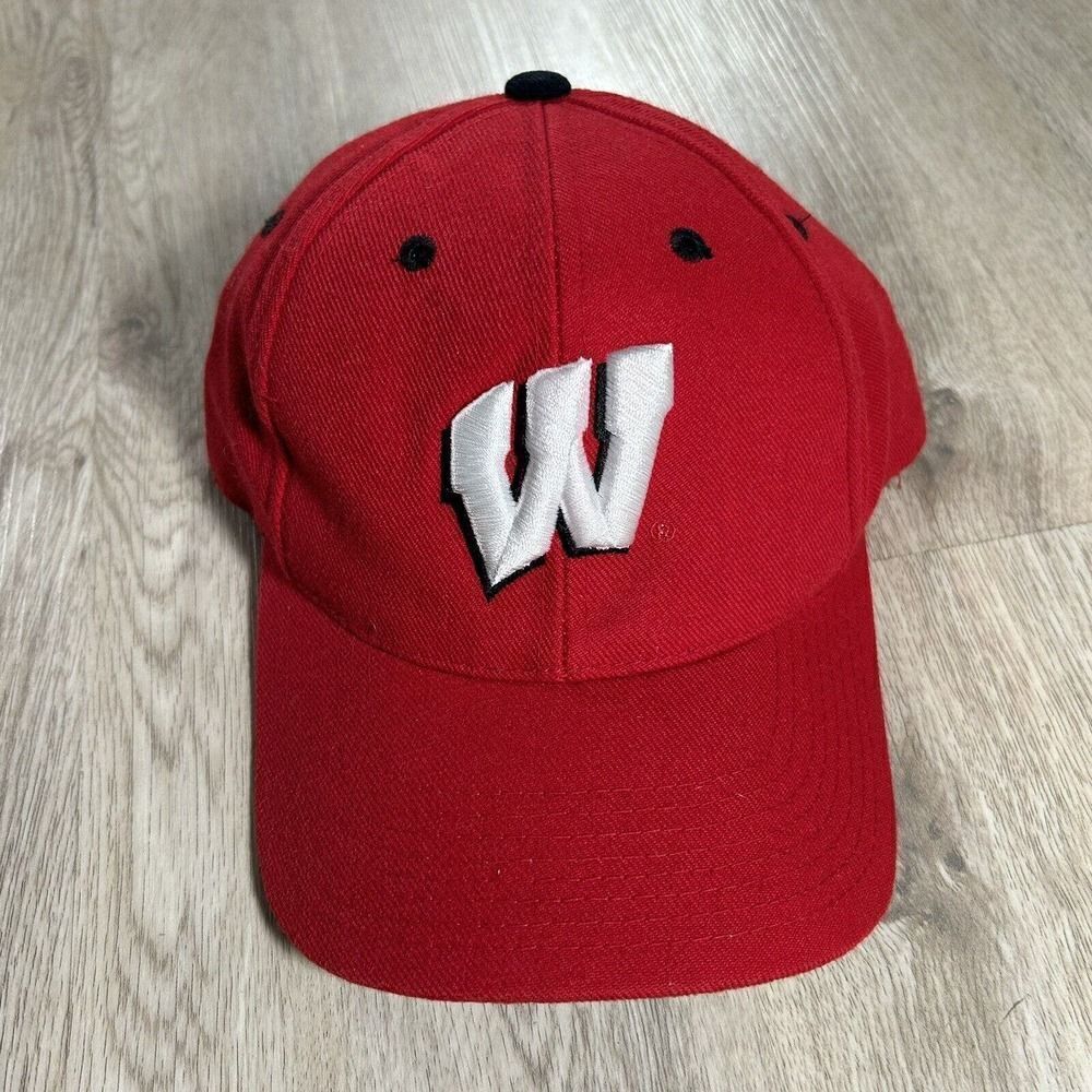 Vintage PumaโWisconsinโ Badgers Hat Snapback College Football RedโCap